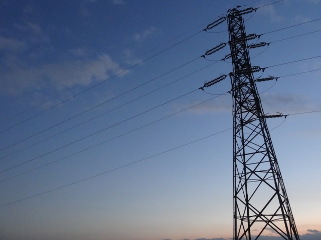 おうち割か Au電気セット割か 電力自由化から1ヶ月が経過 Koukoku Ya